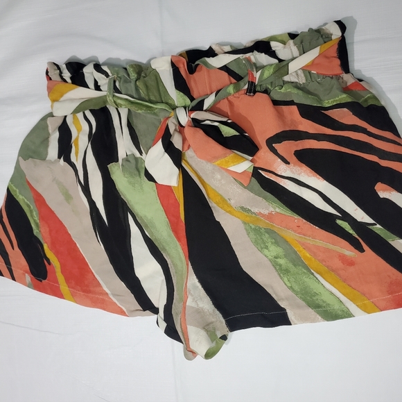 Large - Picture 4 of 8